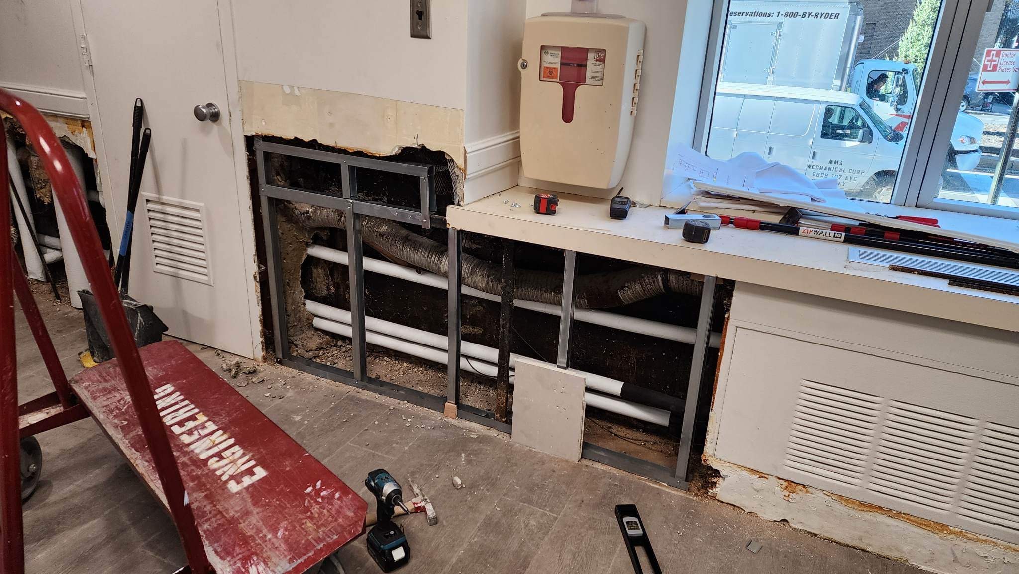 Bay window before renovation